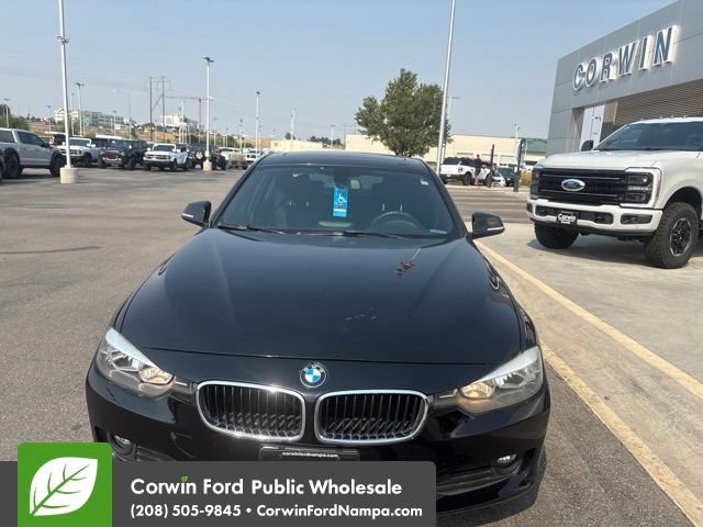 Used 2014 BMW 320i Sedan RWD image 2