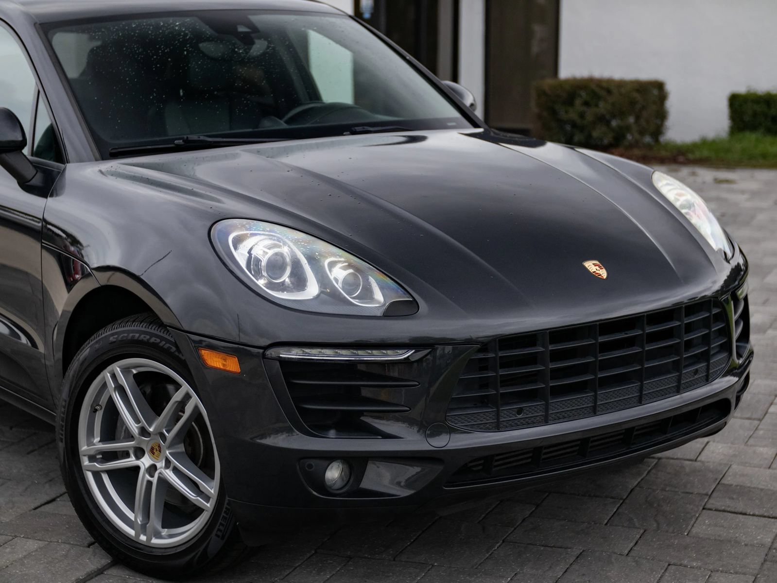 Used 2018 Porsche Macan Sport Edition AWD/4WD image 3