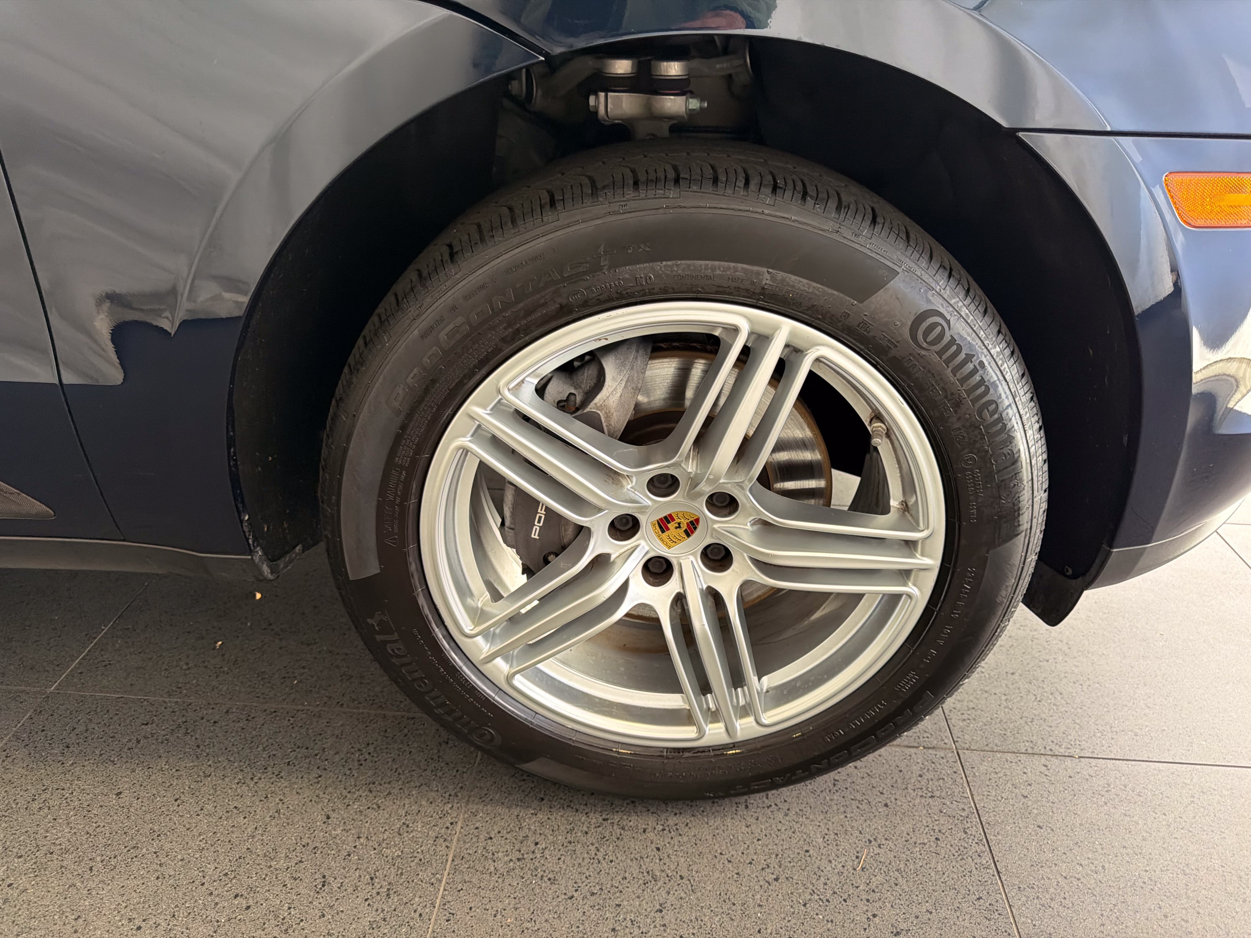 Certified 2021 Porsche Macan AWD/4WD image 13