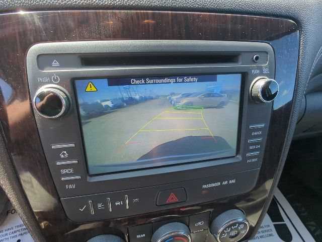 Used 2017 Chevrolet Traverse LT w/ Style and Technology Package FWD image 19