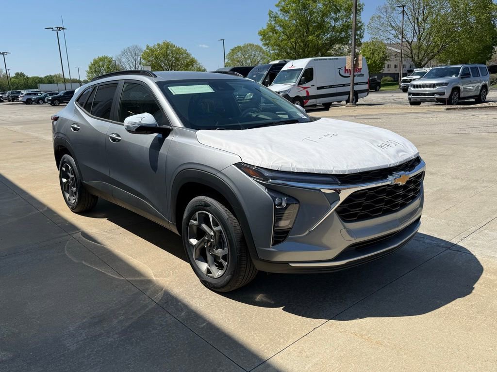 New 2026 Chevrolet Trax LT w/ Driver Confidence Package FWD image 1