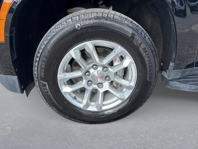 Used 2025 Chevrolet Suburban LT AWD/4WD image 10