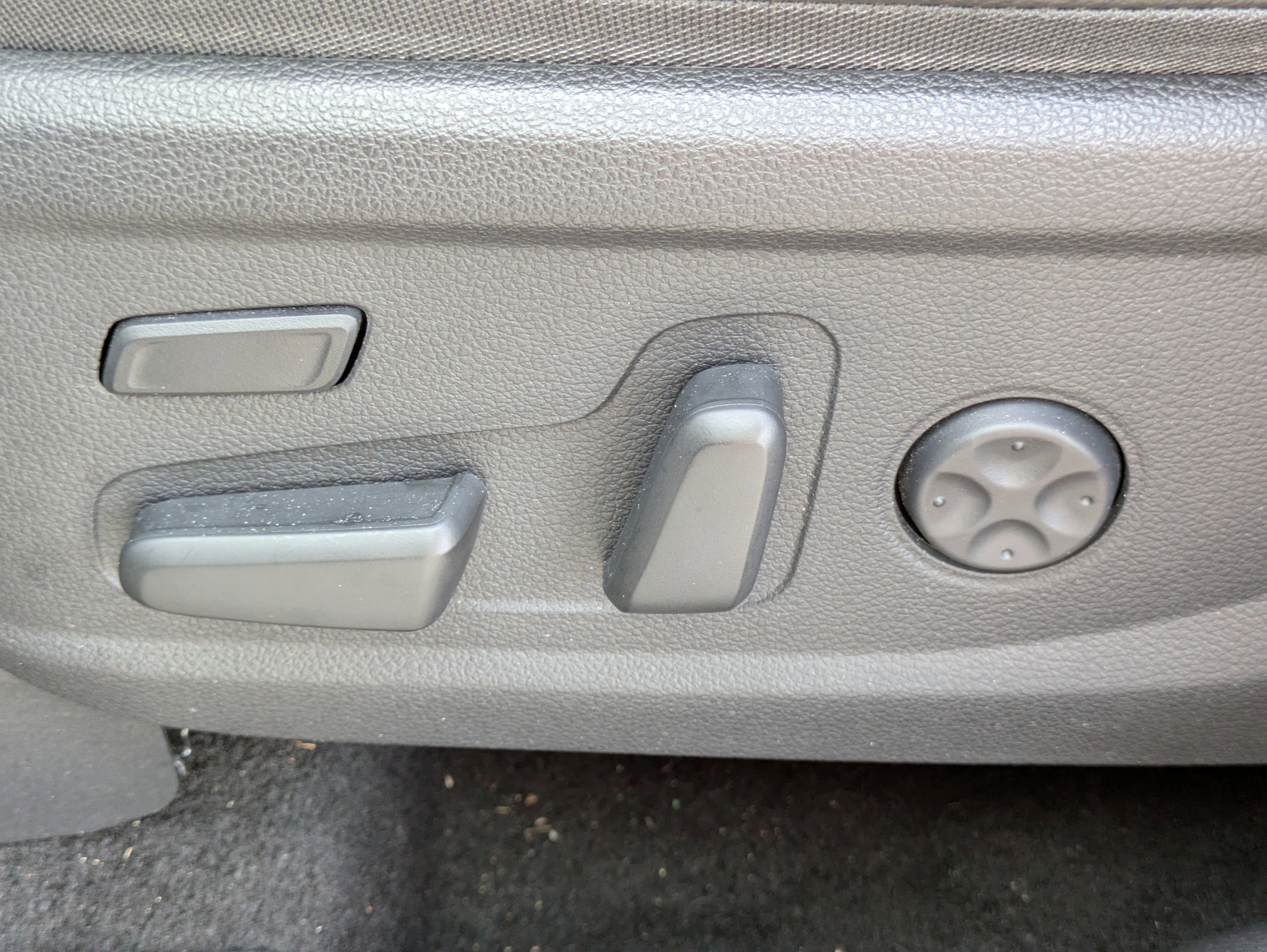 Used 2023 Hyundai Santa Fe Limited image 21