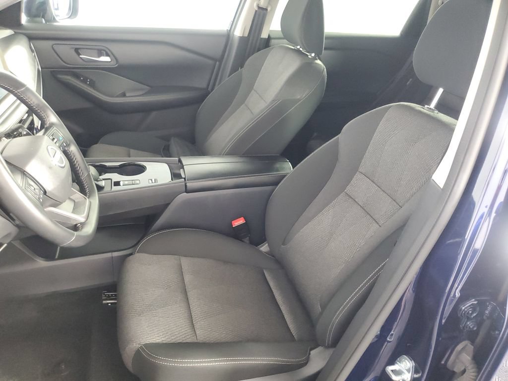 Used 2025 Nissan Rogue SV FWD image 12