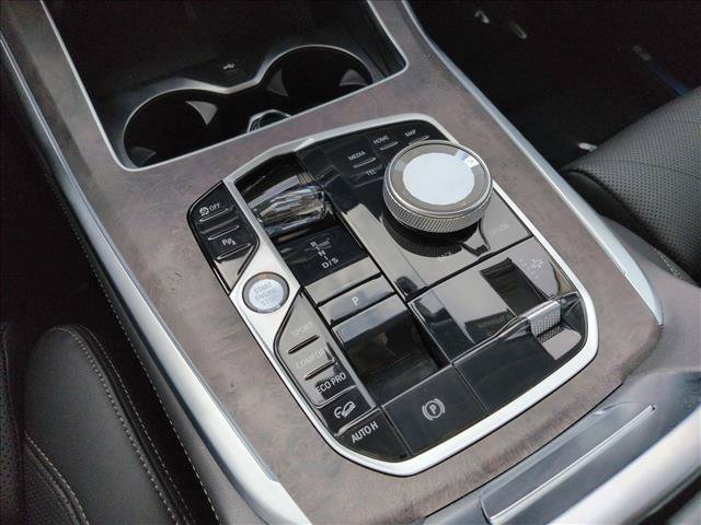 Used 2025 BMW X7 xDrive40i w/ Premium Package AWD/4WD image 12