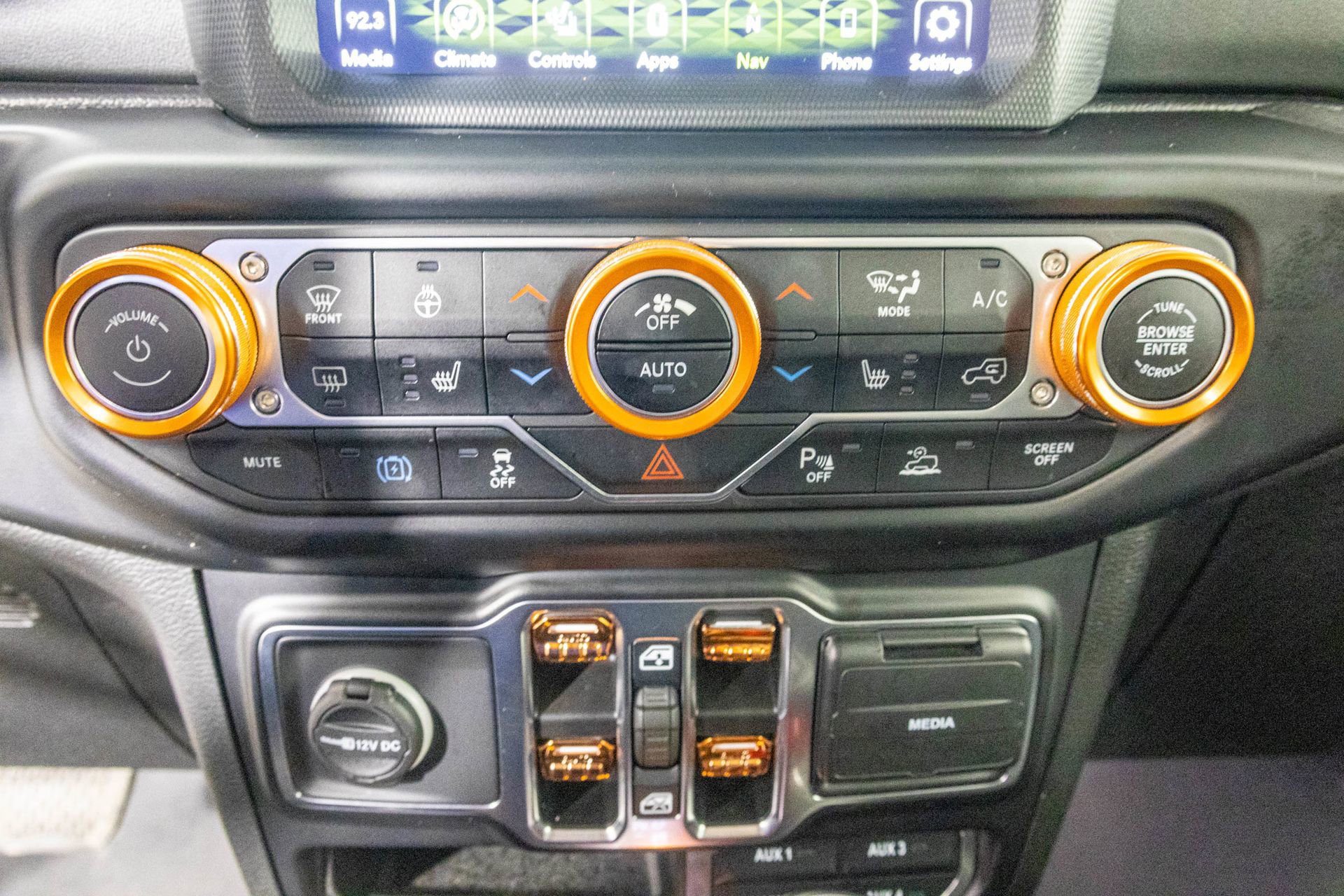 Used 2021 Jeep Wrangler Unlimited Sahara w/ Cold Weather Group image 30