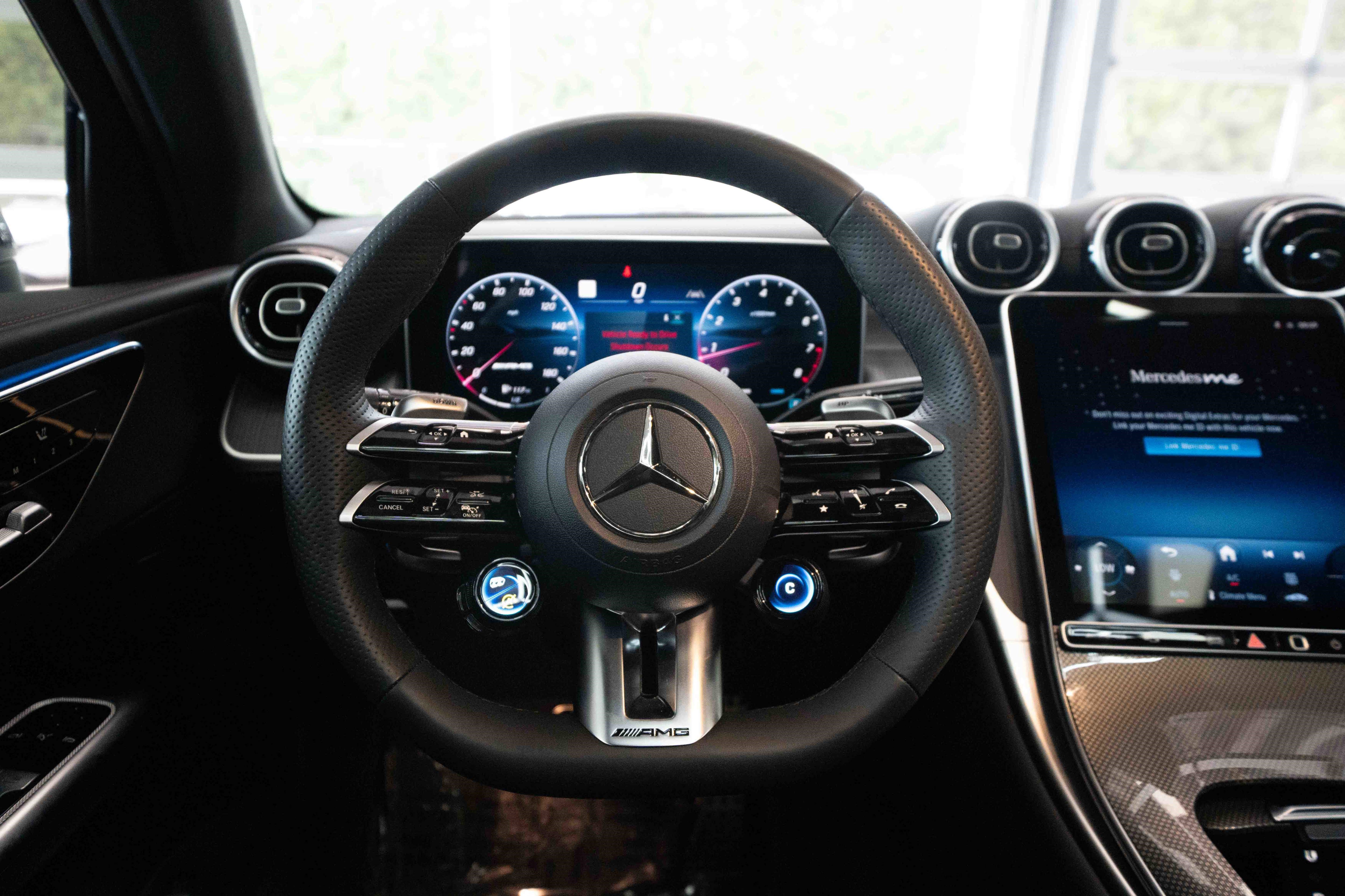 Used 2025 Mercedes-Benz GLC 43 AMG 4MATIC image 21