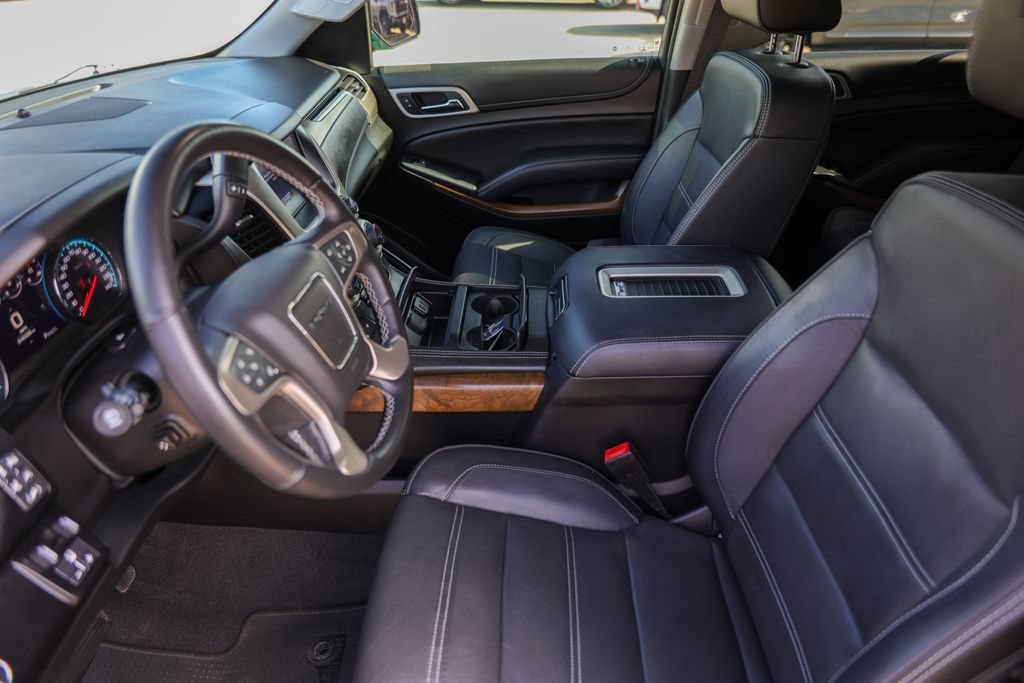 Used 2020 GMC Yukon Denali w/ Denali Ultimate Package RWD image 9
