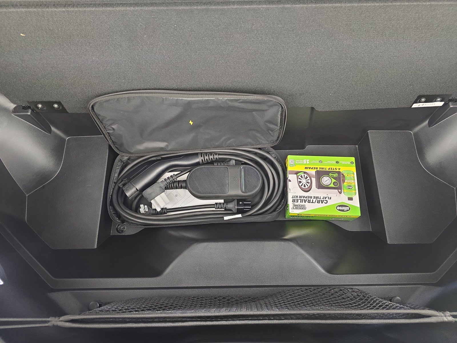 Used 2024 Rivian R1S Adventure image 14