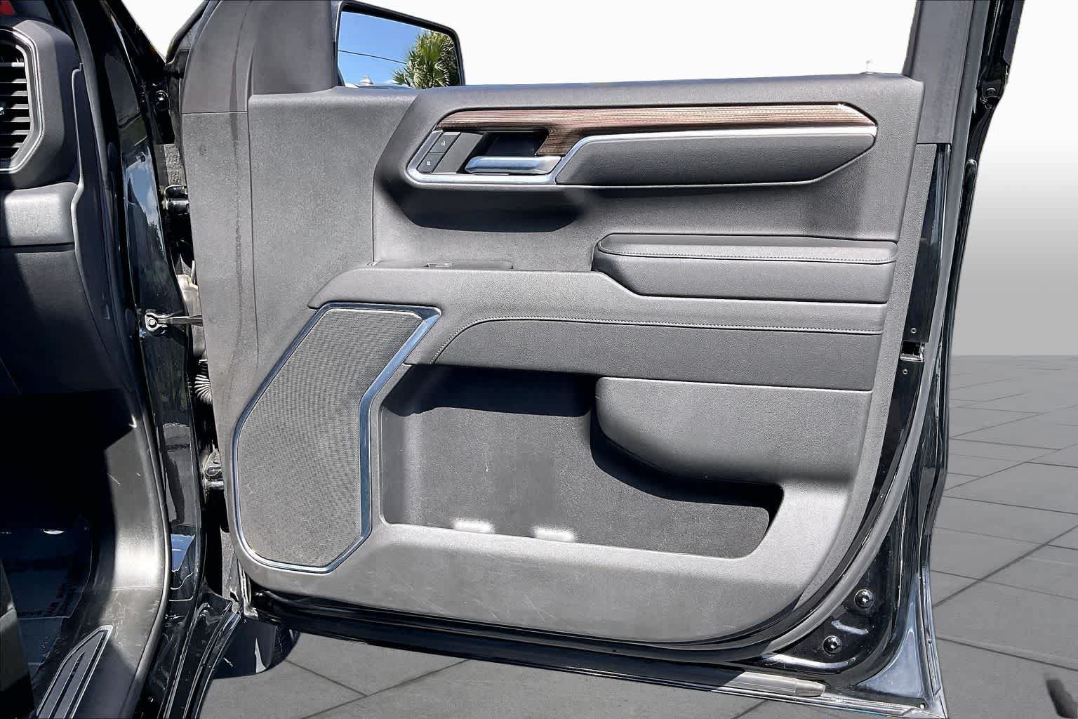 Used 2023 Chevrolet Silverado 1500 LT AWD/4WD image 23