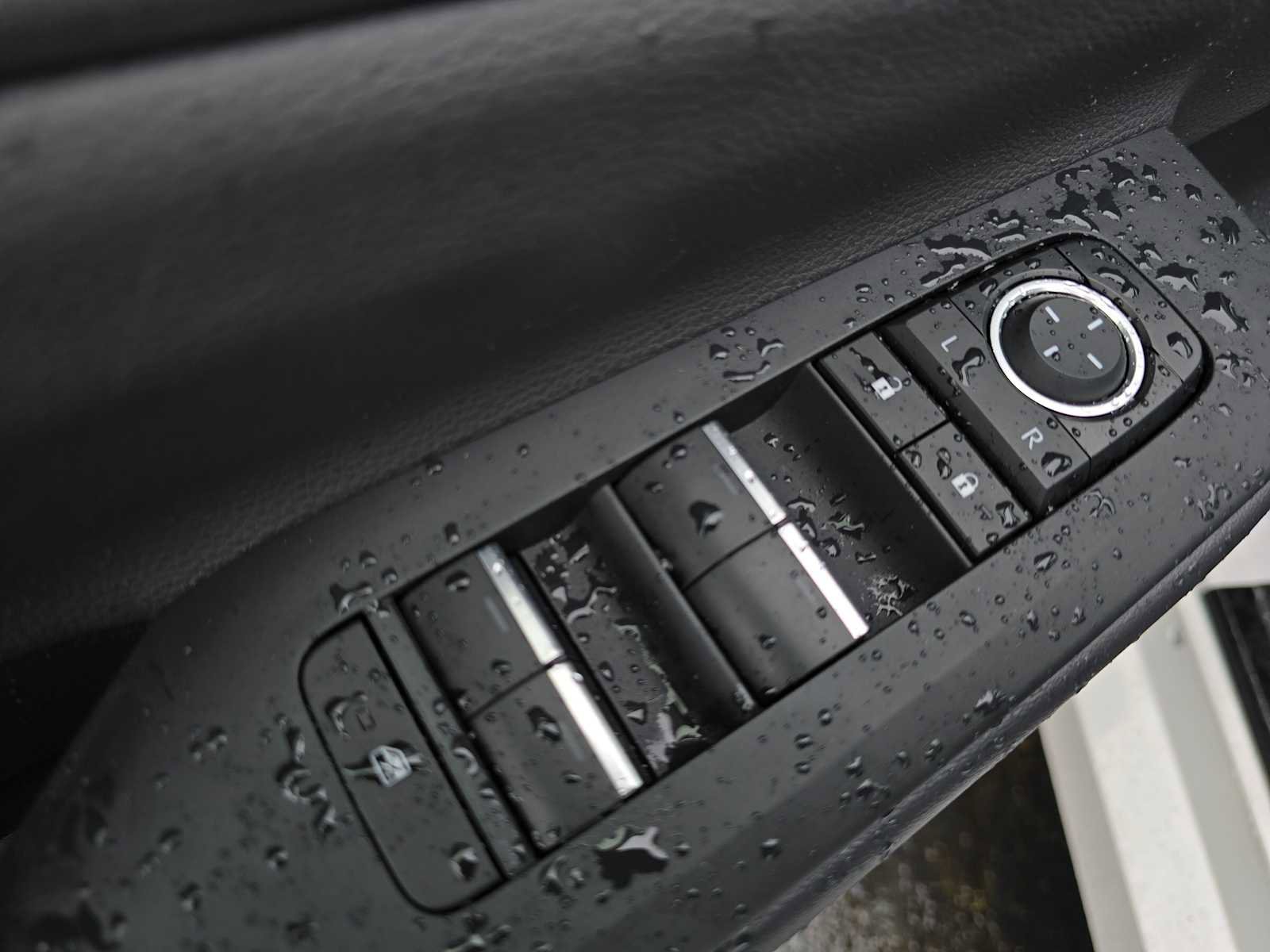 Used 2026 Toyota Prius Plug-In Hybrid image 24