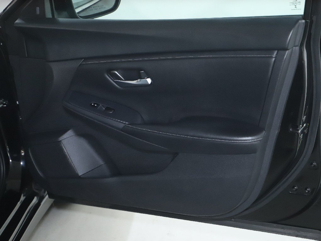 Certified 2023 Nissan Sentra SV FWD image 33
