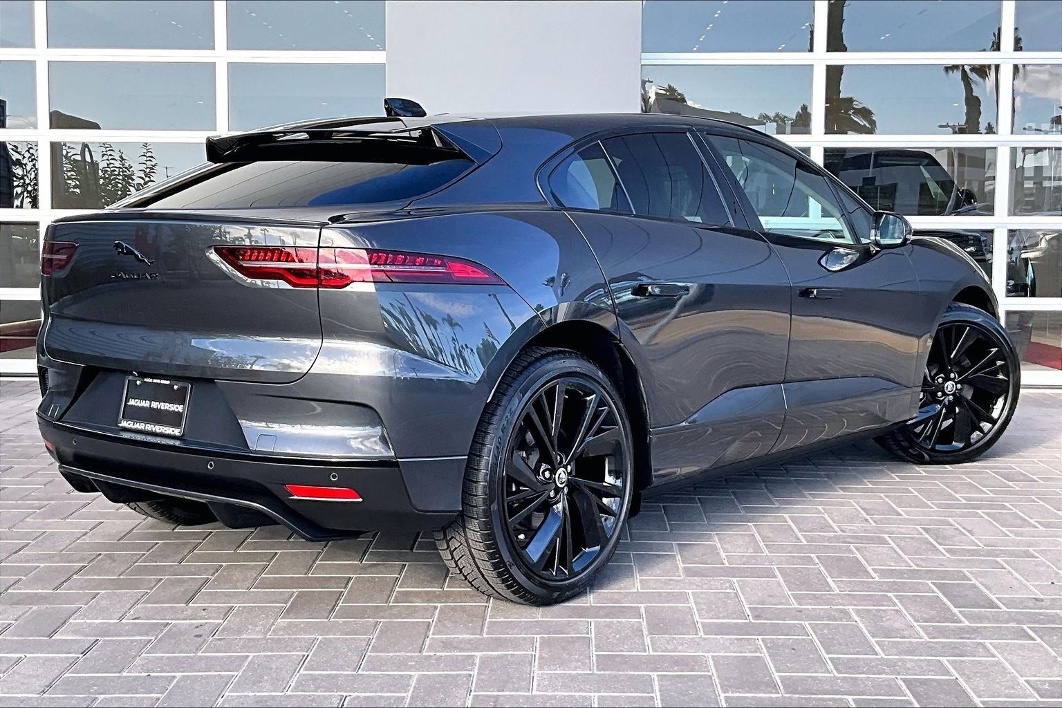 Used 2024 Jaguar I-PACE R-Dynamic HSE image 12