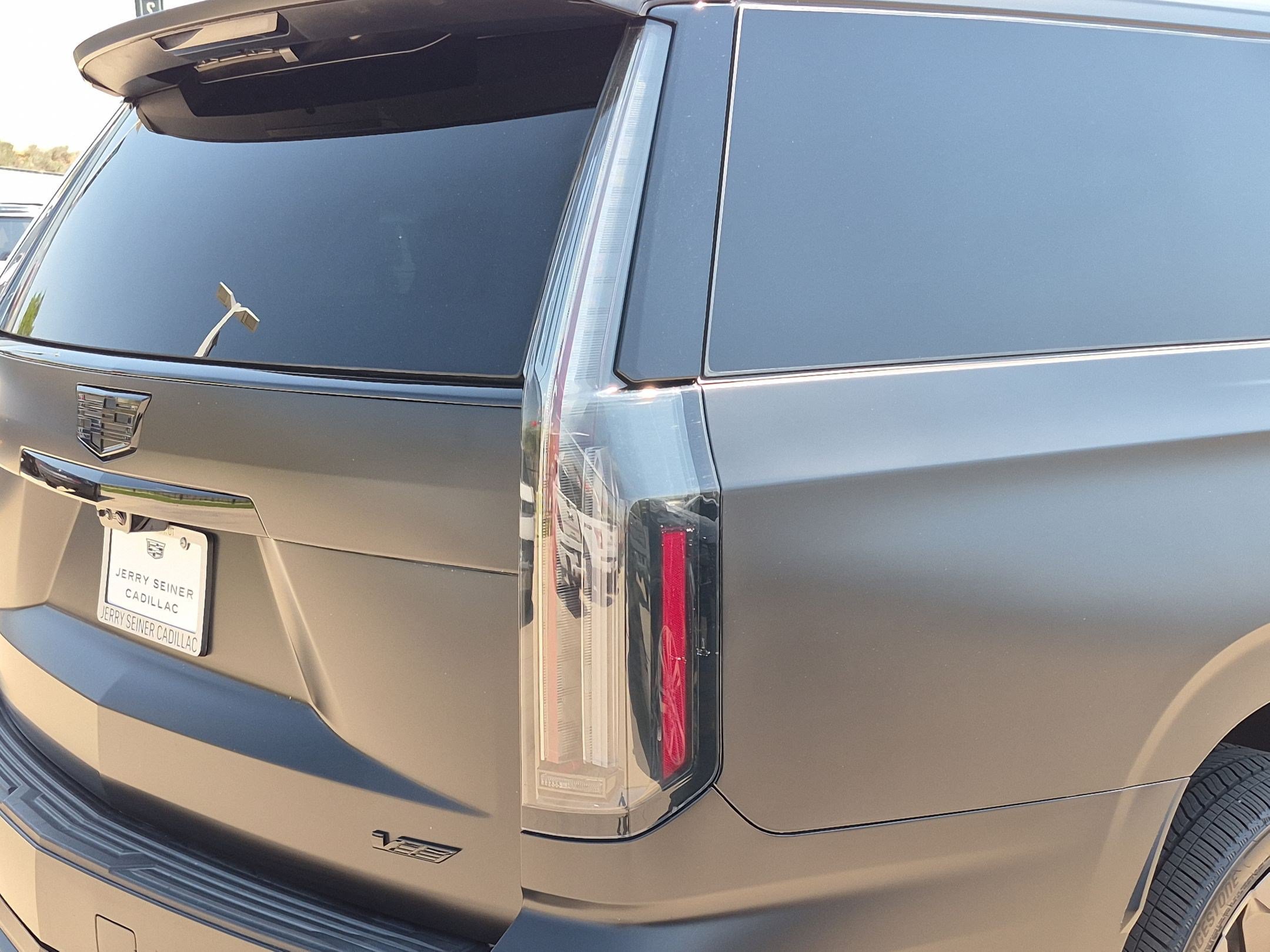 Certified 2025 Cadillac Escalade ESV V AWD/4WD image 12