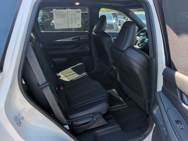 Certified 2025 INFINITI QX60 Luxe w/ Black Edition FWD image 13