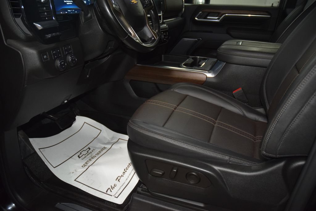 Used 2024 Chevrolet Silverado 3500 High Country w/ Technology Package AWD/4WD image 43