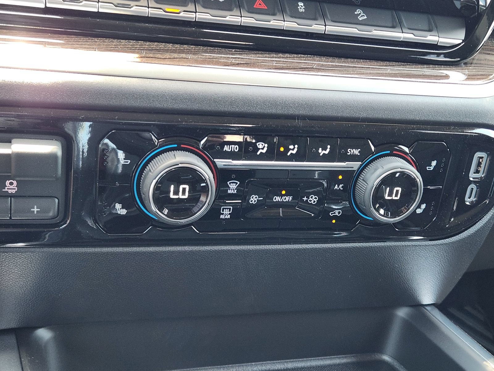 New 2026 Chevrolet Silverado 2500 LT w/ Texas Edition AWD/4WD image 18