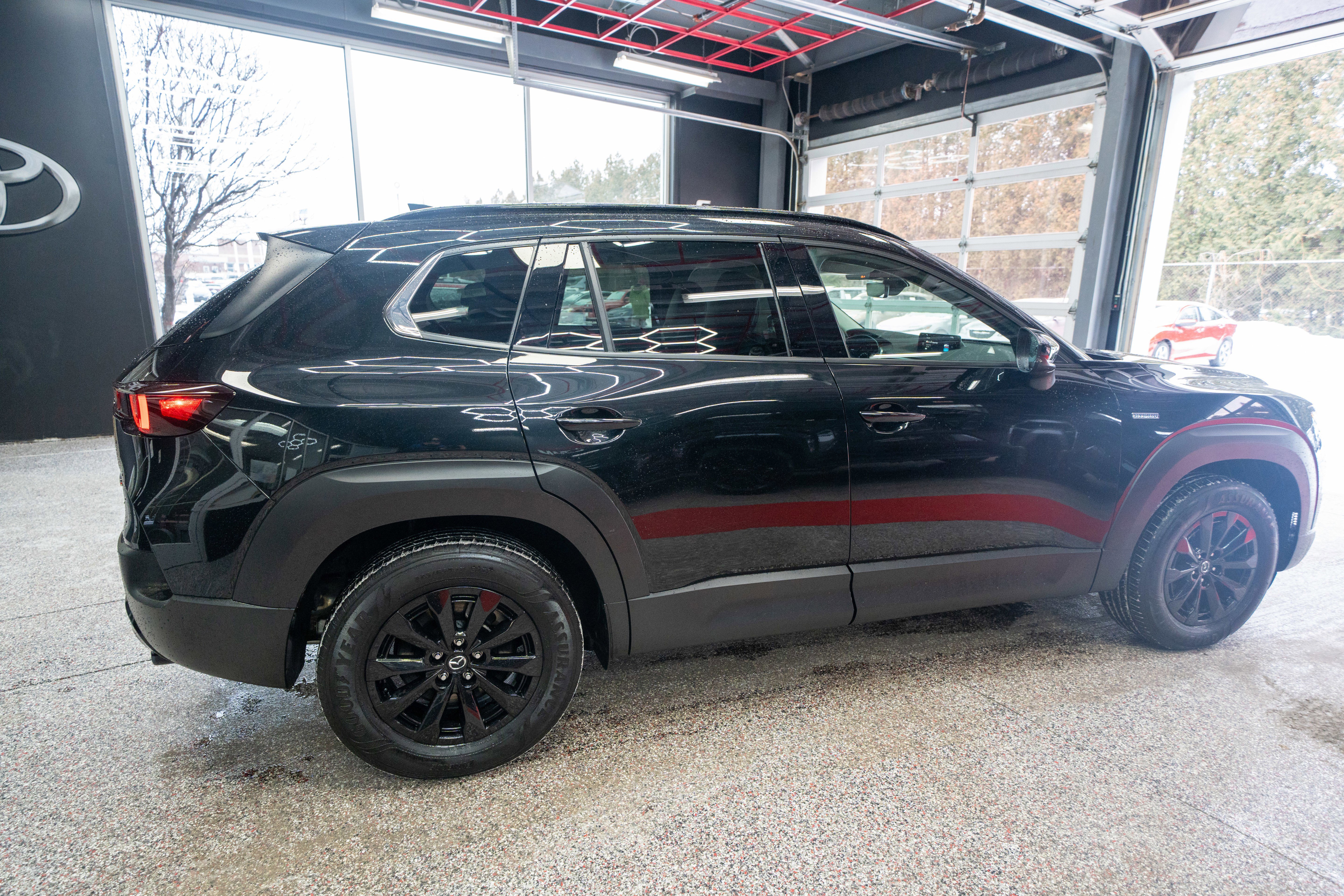 Used 2025 MAZDA CX-50 AWD 2.5 Hybrid w/ Premium Pkg image 4