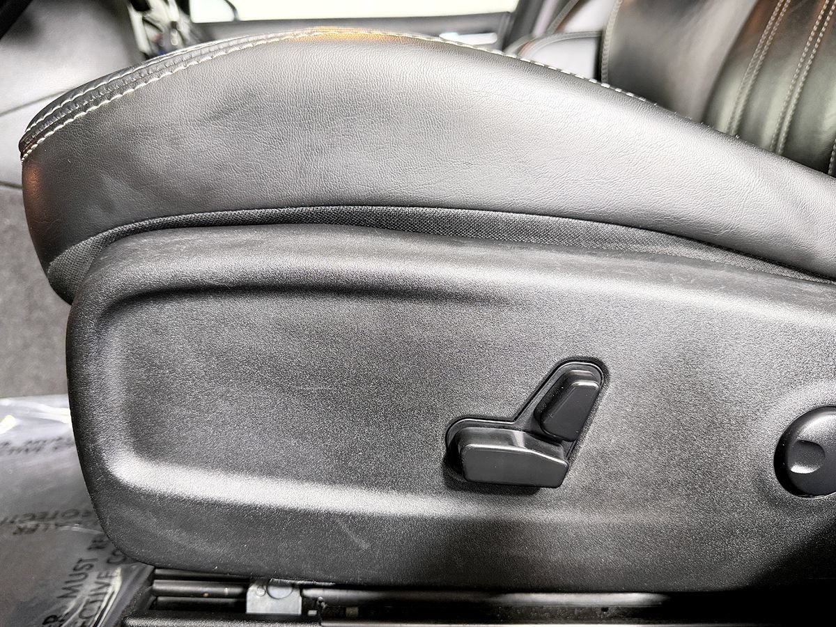 Used 2023 Chrysler 300 S RWD image 33