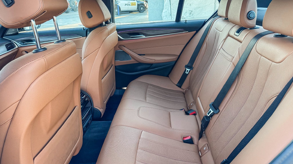 Used 2022 BMW 530e w/ Premium Package RWD image 22