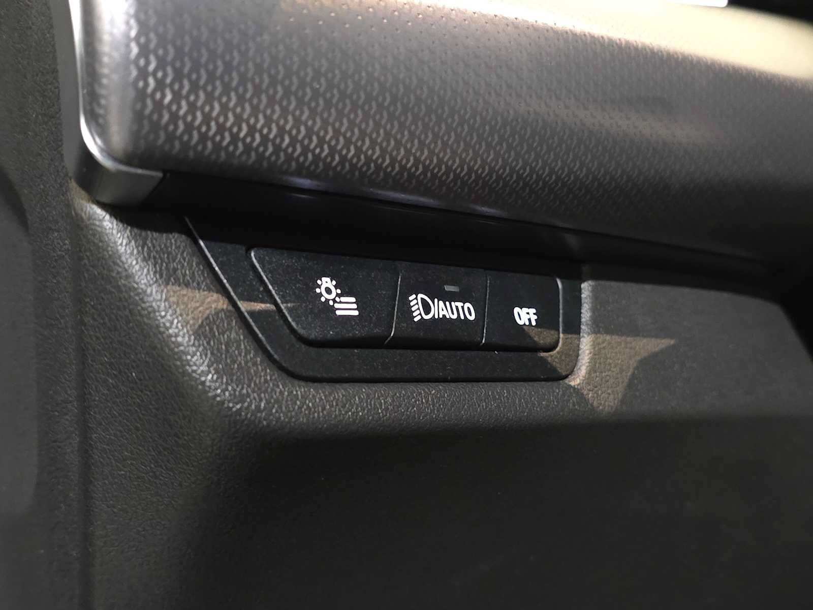 Used 2026 BMW X2 xDrive28i AWD/4WD image 25