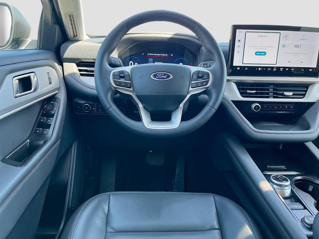 Used 2025 Ford Explorer Active AWD/4WD image 21