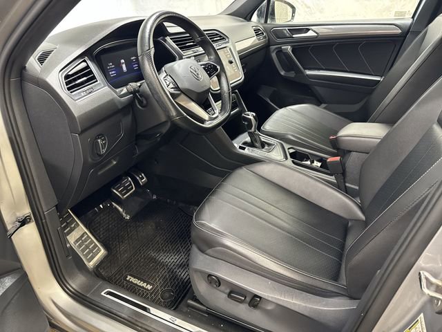 Used 2022 Volkswagen Tiguan SE R-Line image 11
