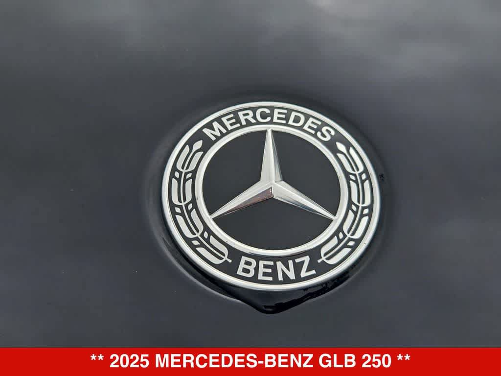 Used 2025 Mercedes-Benz GLB 250 image 11