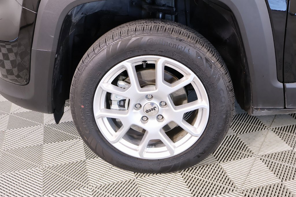 Used 2023 Jeep Renegade Latitude w/ Premium Group image 19
