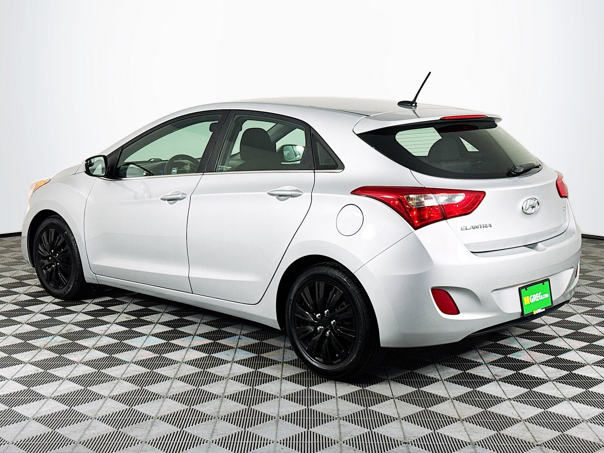 Used 2017 Hyundai Elantra GT image 6