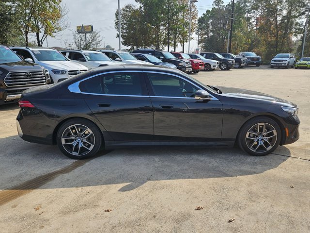 Used 2025 BMW i5 eDrive40i w/ Premium Package image 4