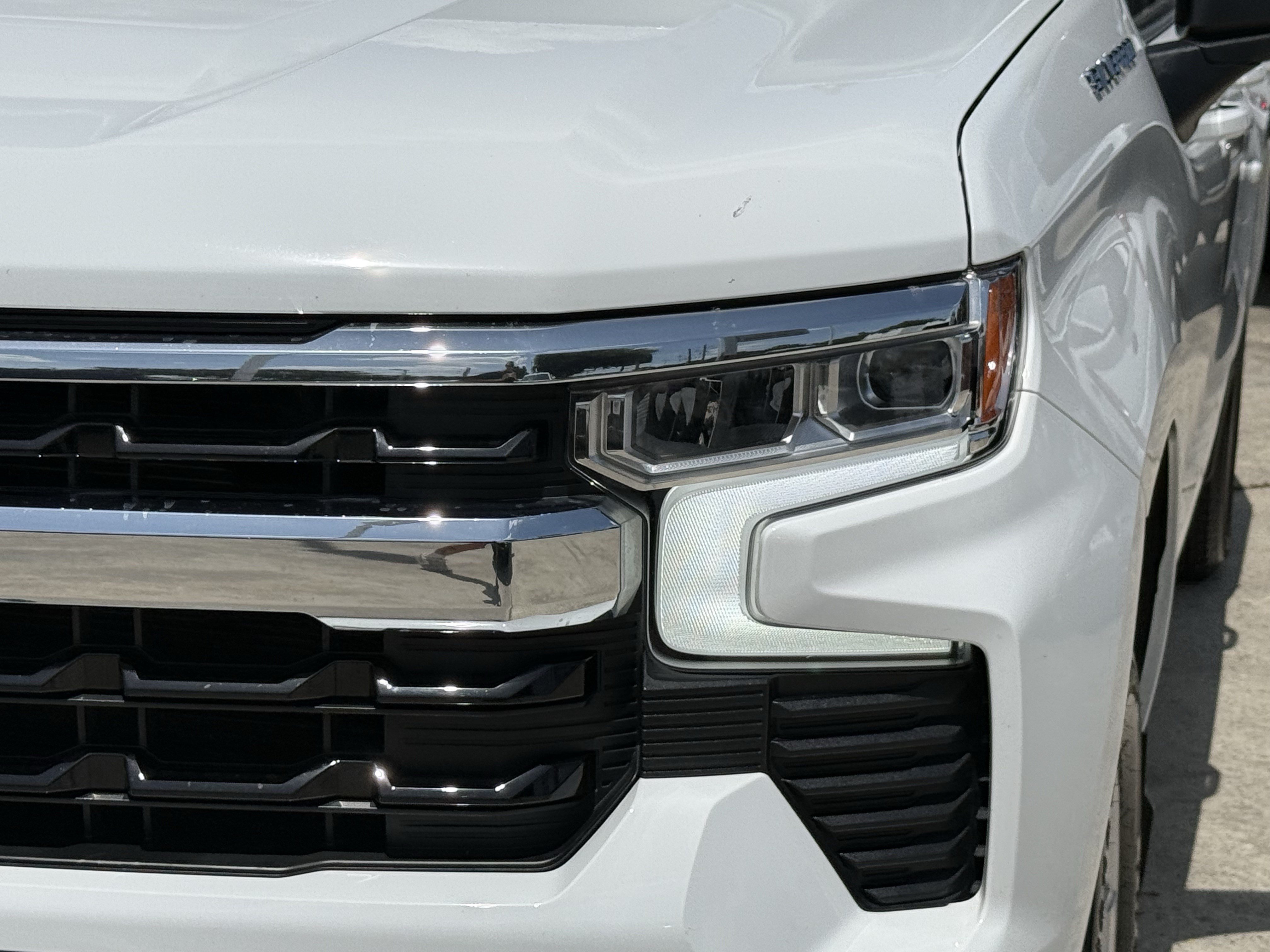 Used 2025 Chevrolet Silverado 1500 LT RWD image 11