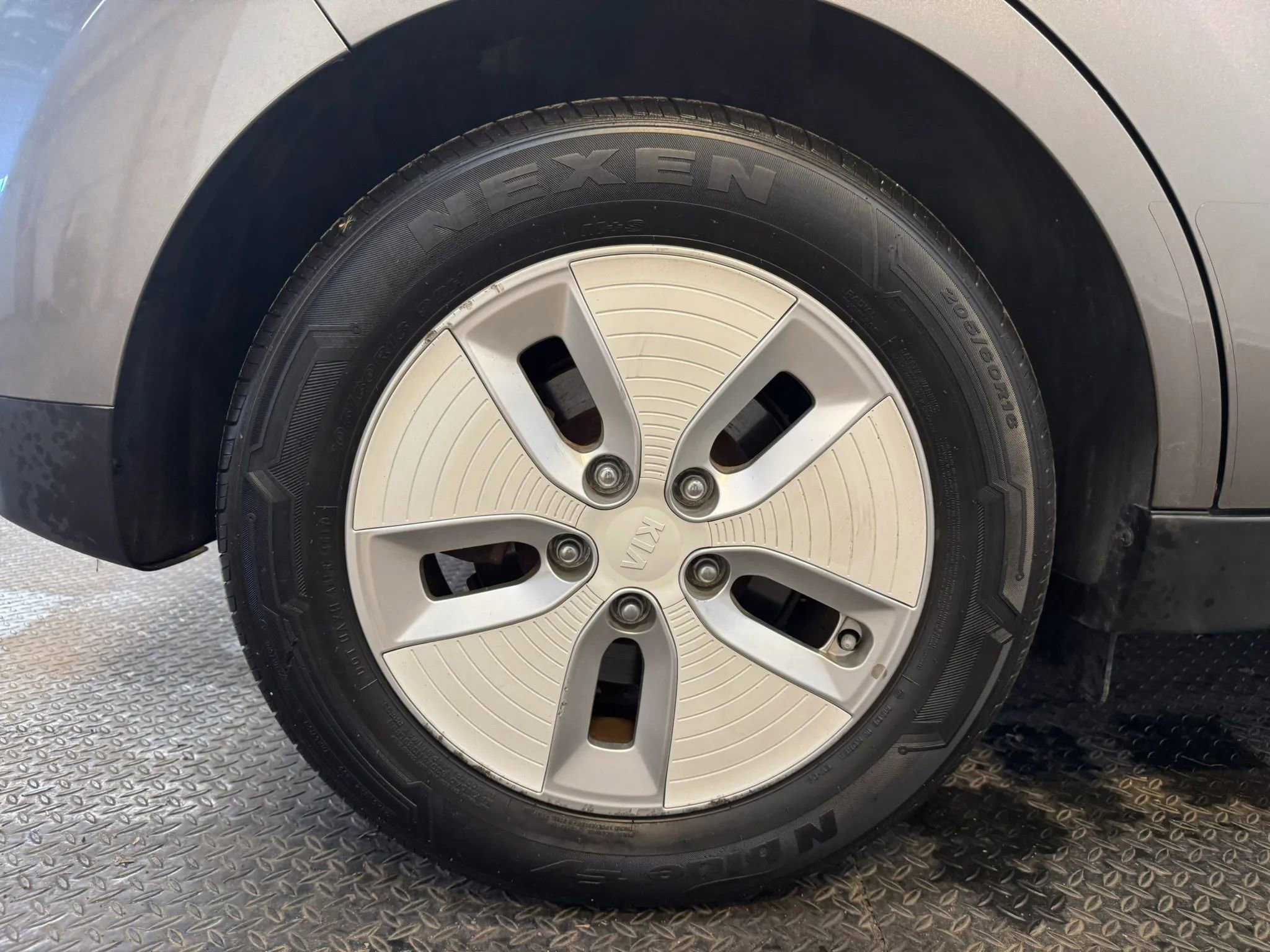 Used 2016 Kia Soul EV FWD image 31