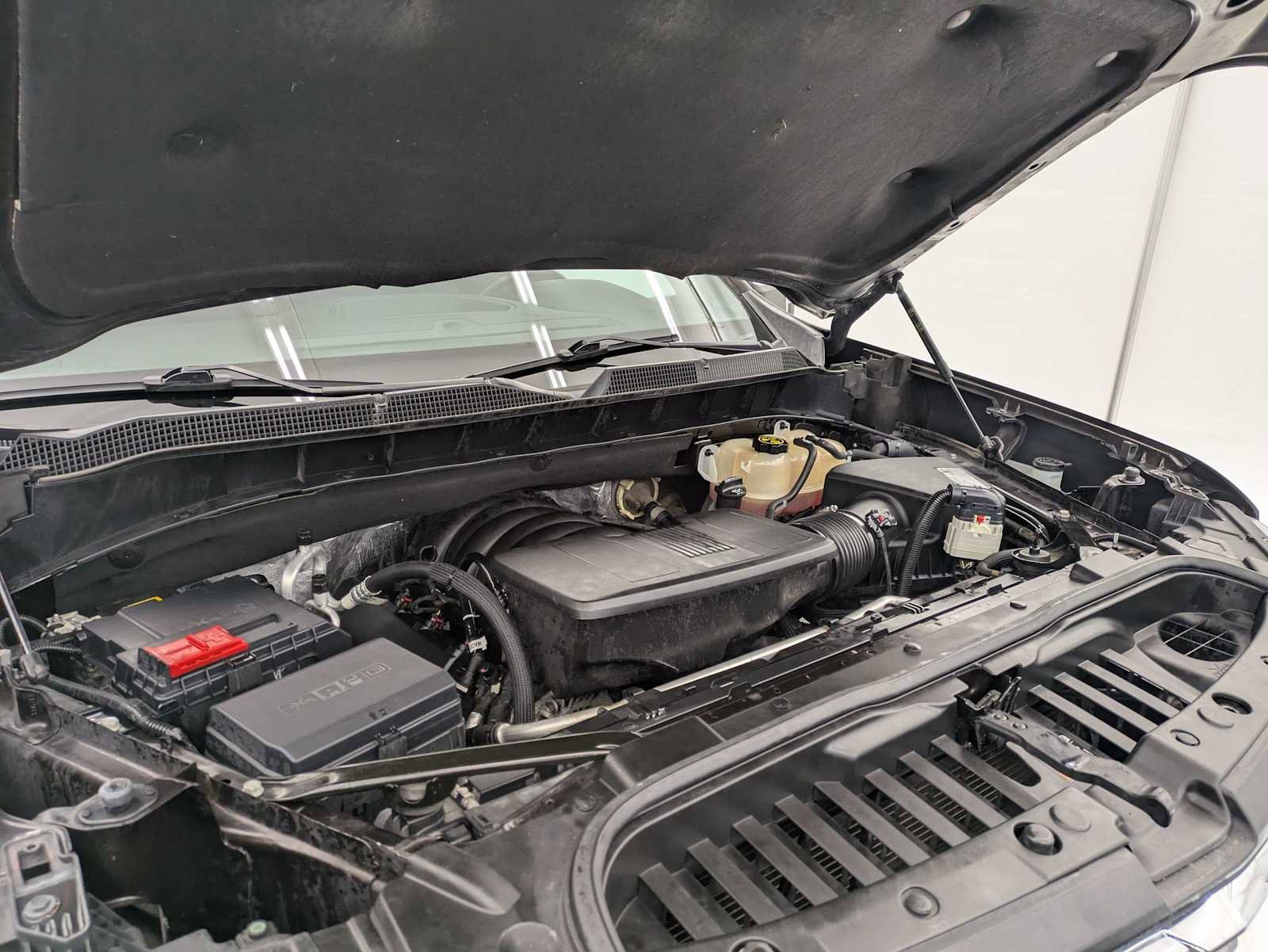 Used 2020 Chevrolet Silverado 1500 LTZ w/ LTZ Plus Package AWD/4WD image 15