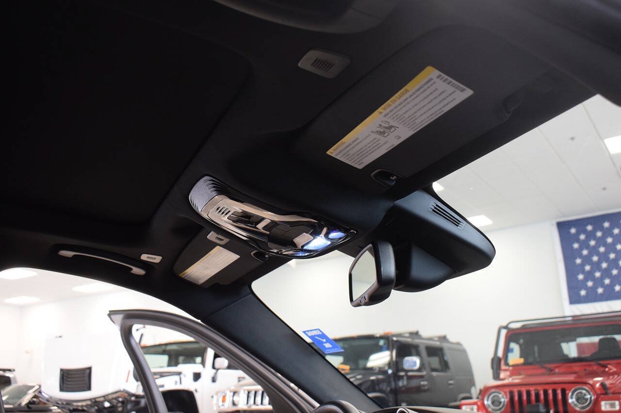 Used 2022 Alfa Romeo Giulia Ti RWD image 30