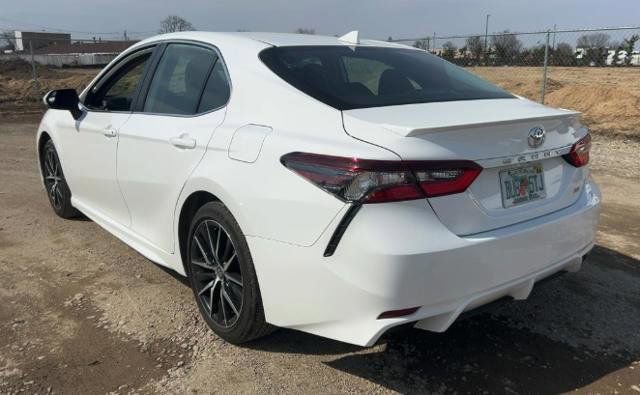 Used 2023 Toyota Camry SE image 6