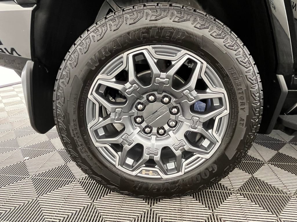 Used 2025 GMC Hummer EV 3X AWD/4WD image 16