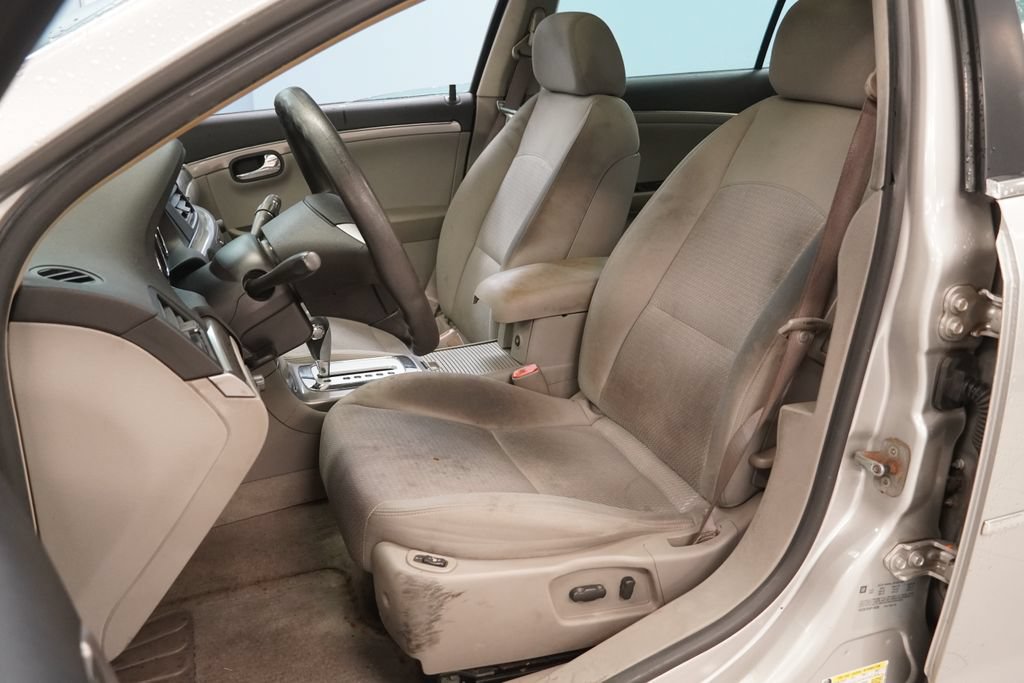 Used 2008 Saturn Aura XE w/ Convenience Package FWD image 3