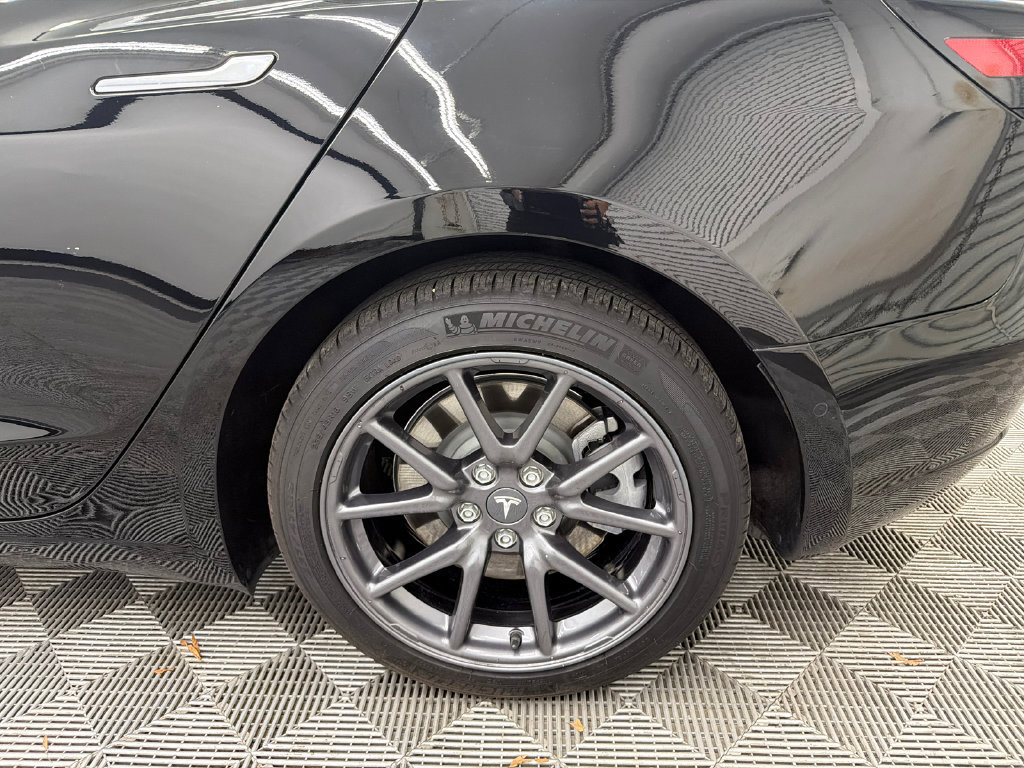 Used 2020 Tesla Model 3 Standard Range Plus RWD image 15