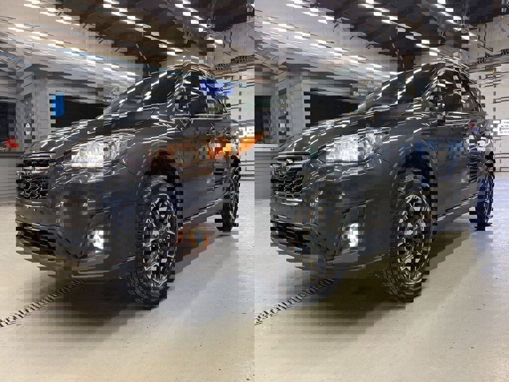 Used 2019 Subaru Crosstrek 2.0i Premium w/ Moonroof Package image 3