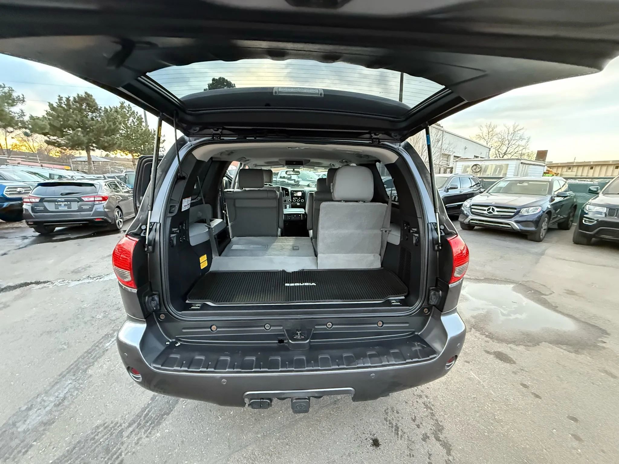 Used 2017 Toyota Sequoia Limited w/ Safety & Convenience Package image 23