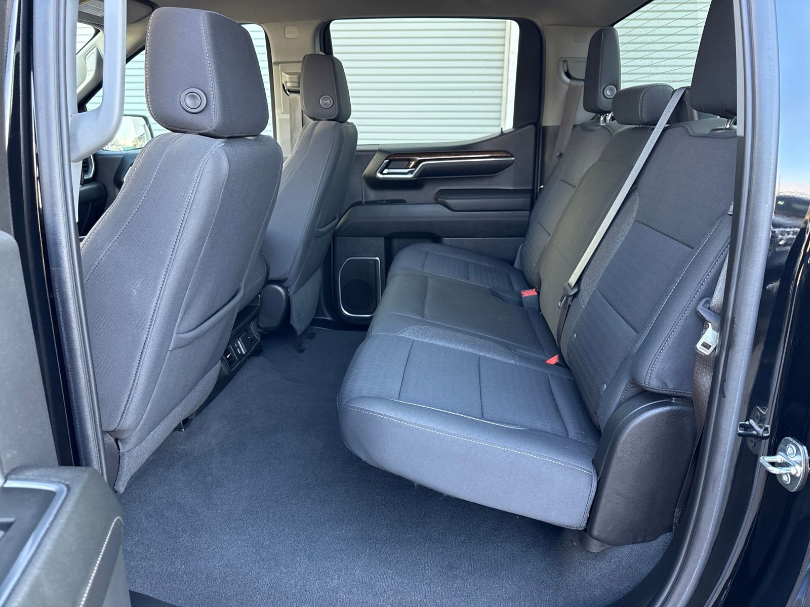 Used 2023 GMC Sierra 1500 SLE image 25