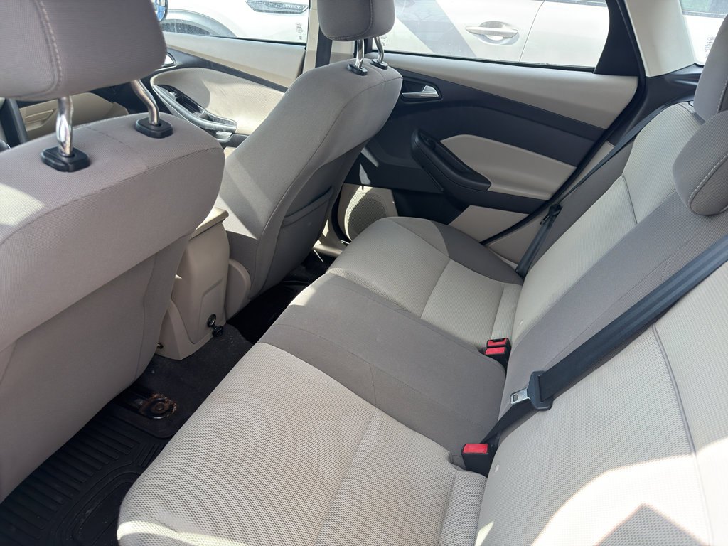 Used 2012 Ford Focus SE FWD image 10