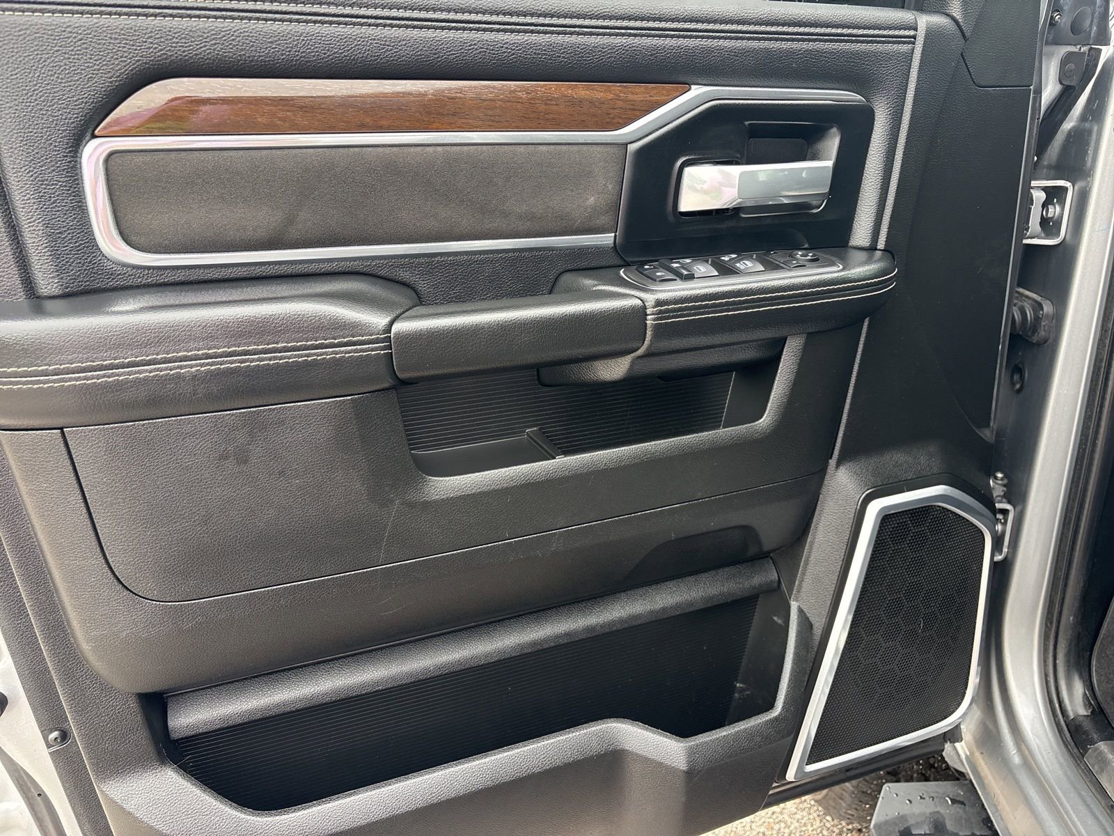 Used 2022 RAM 2500 Laramie image 10