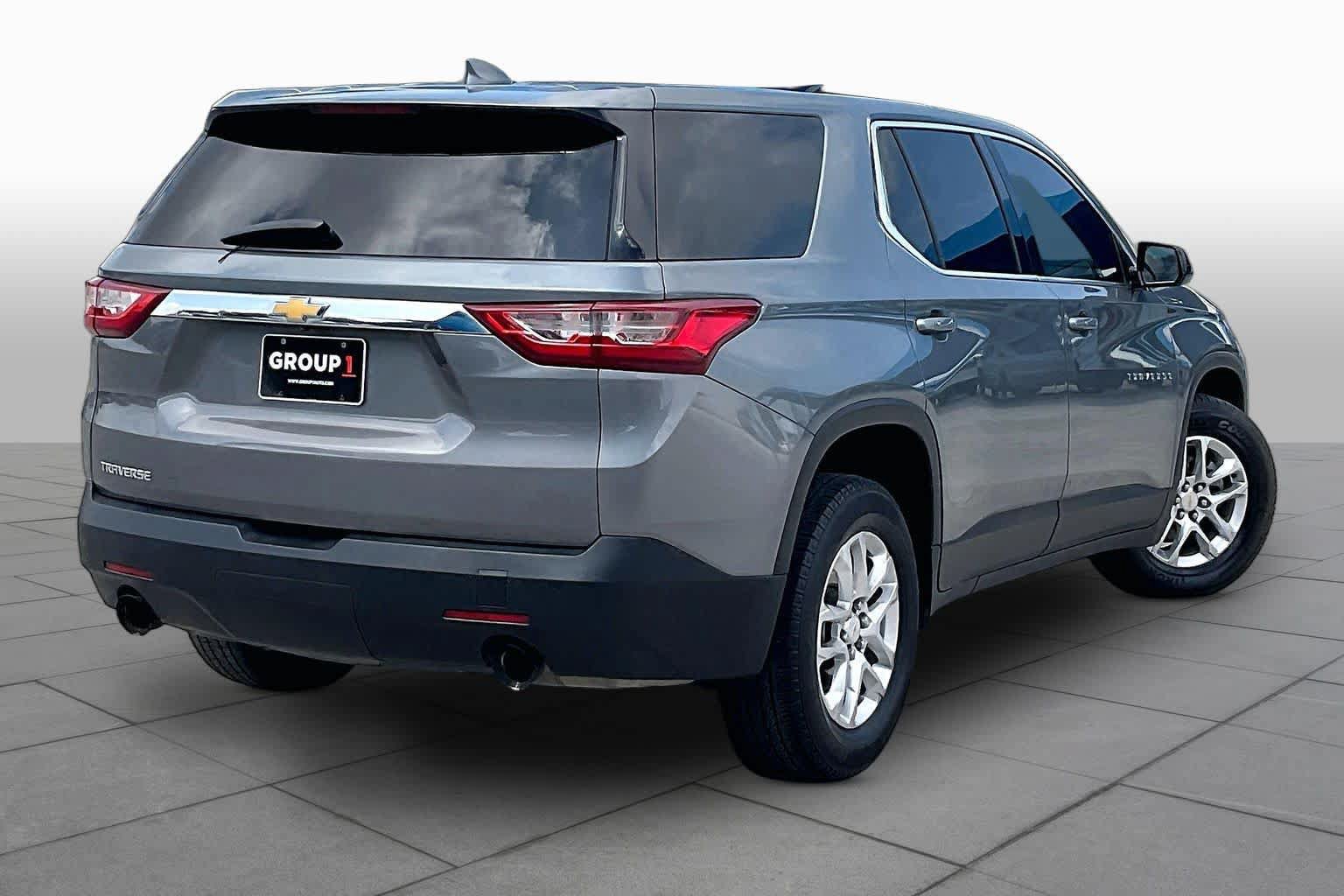Used 2018 Chevrolet Traverse LS FWD image 12