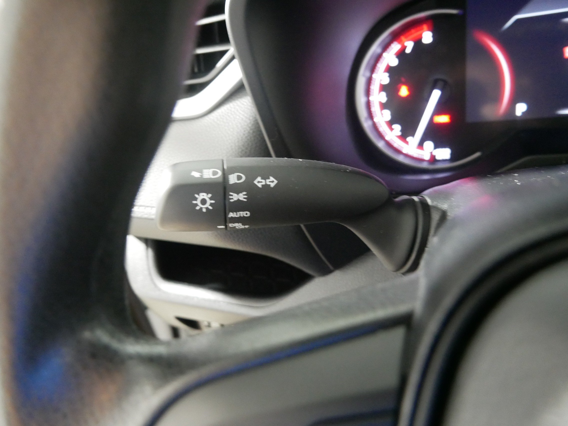 Used 2024 Toyota RAV4 XLE AWD/4WD image 32