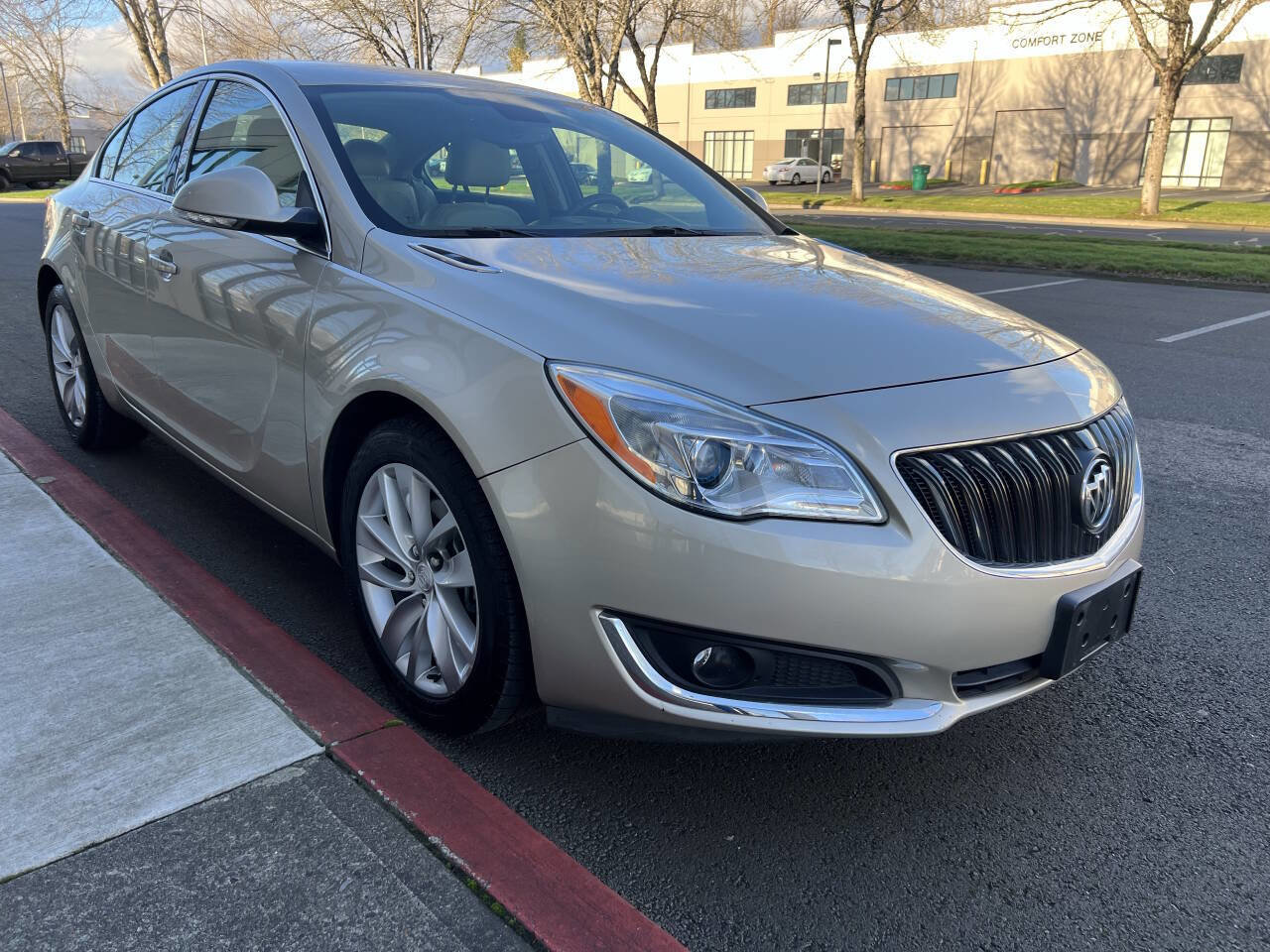 Used 2014 Buick Regal image 2
