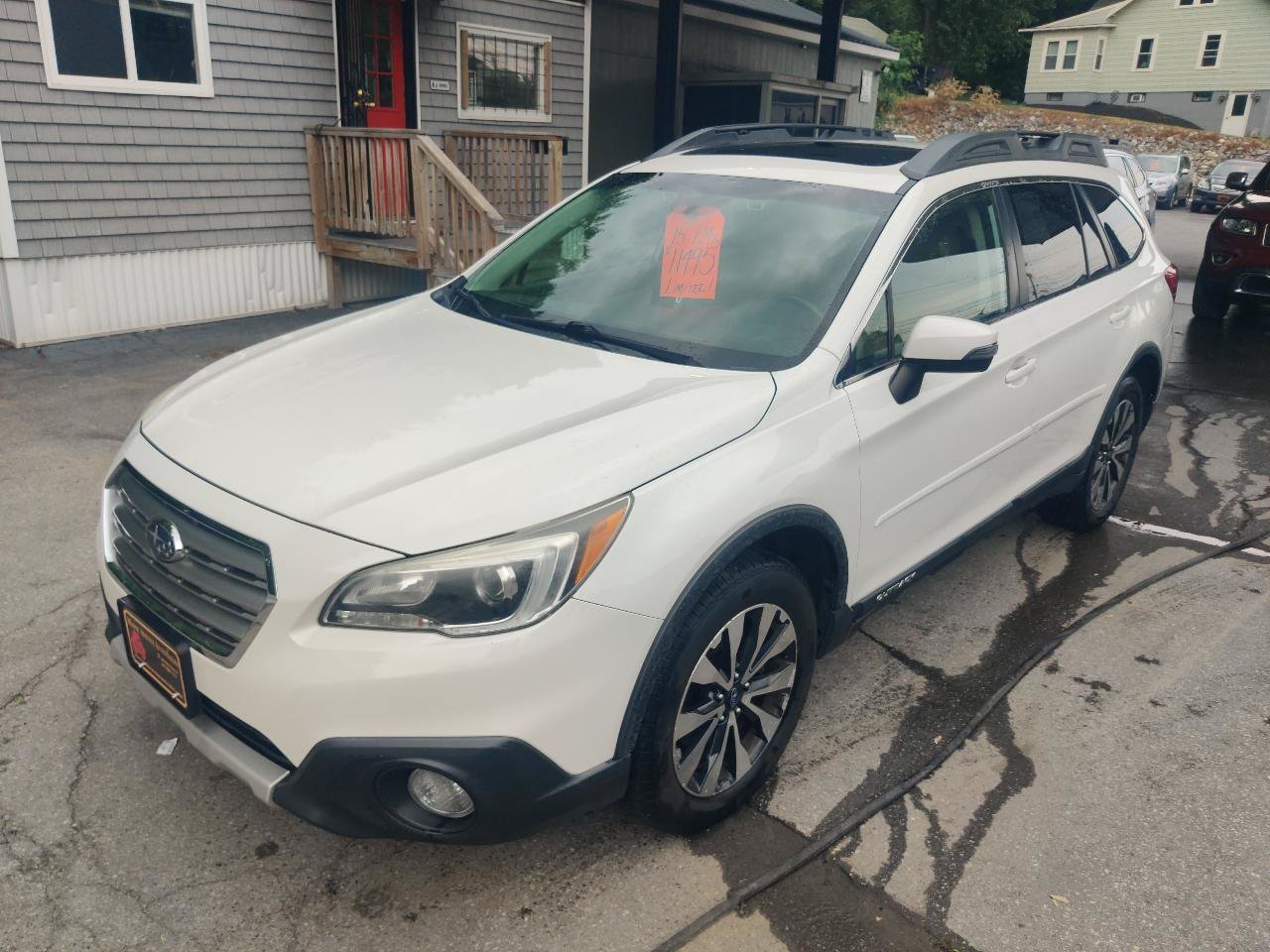 Used 2015 Subaru Outback 2.5i Limited AWD/4WD image 2