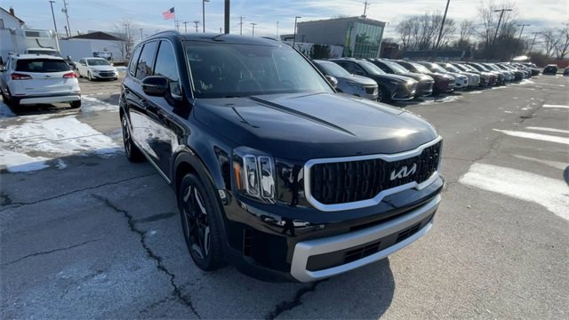 Used 2023 Kia Telluride EX image 4