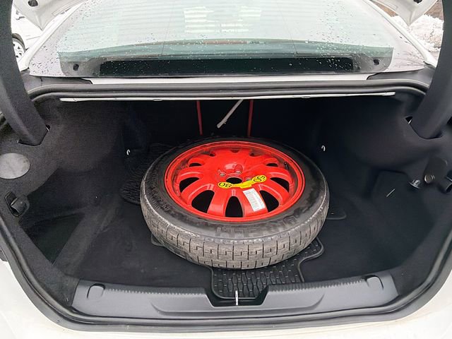 Used 2018 Jaguar XE S image 28